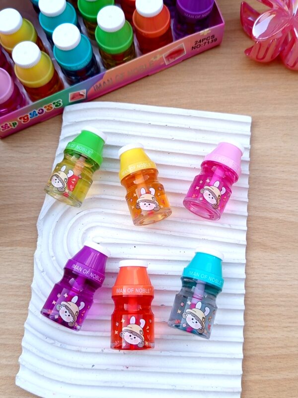 Bottle lip oil