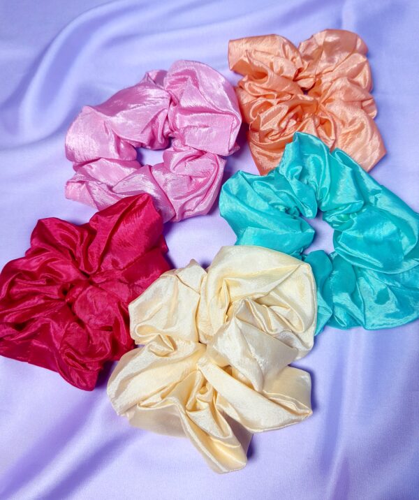 large crinckle scrunchies 🎀