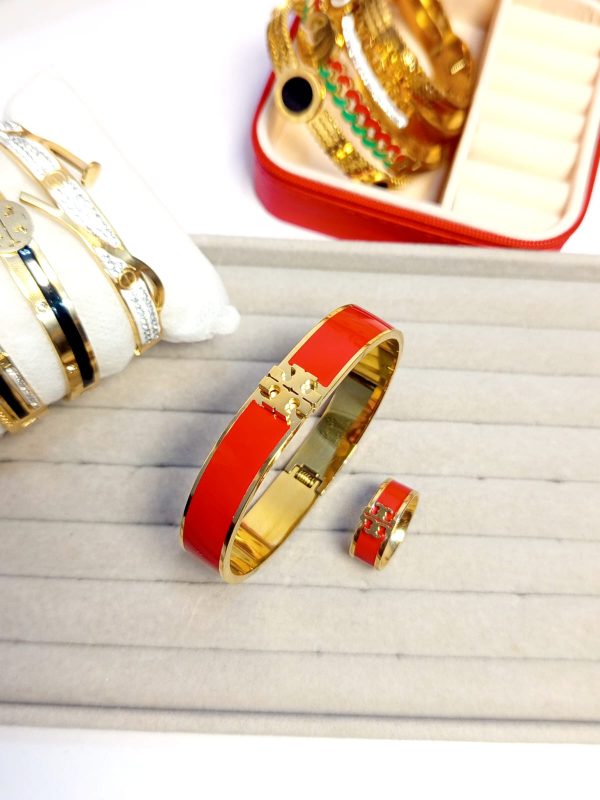 Tory broad centre logo bangle and ring
